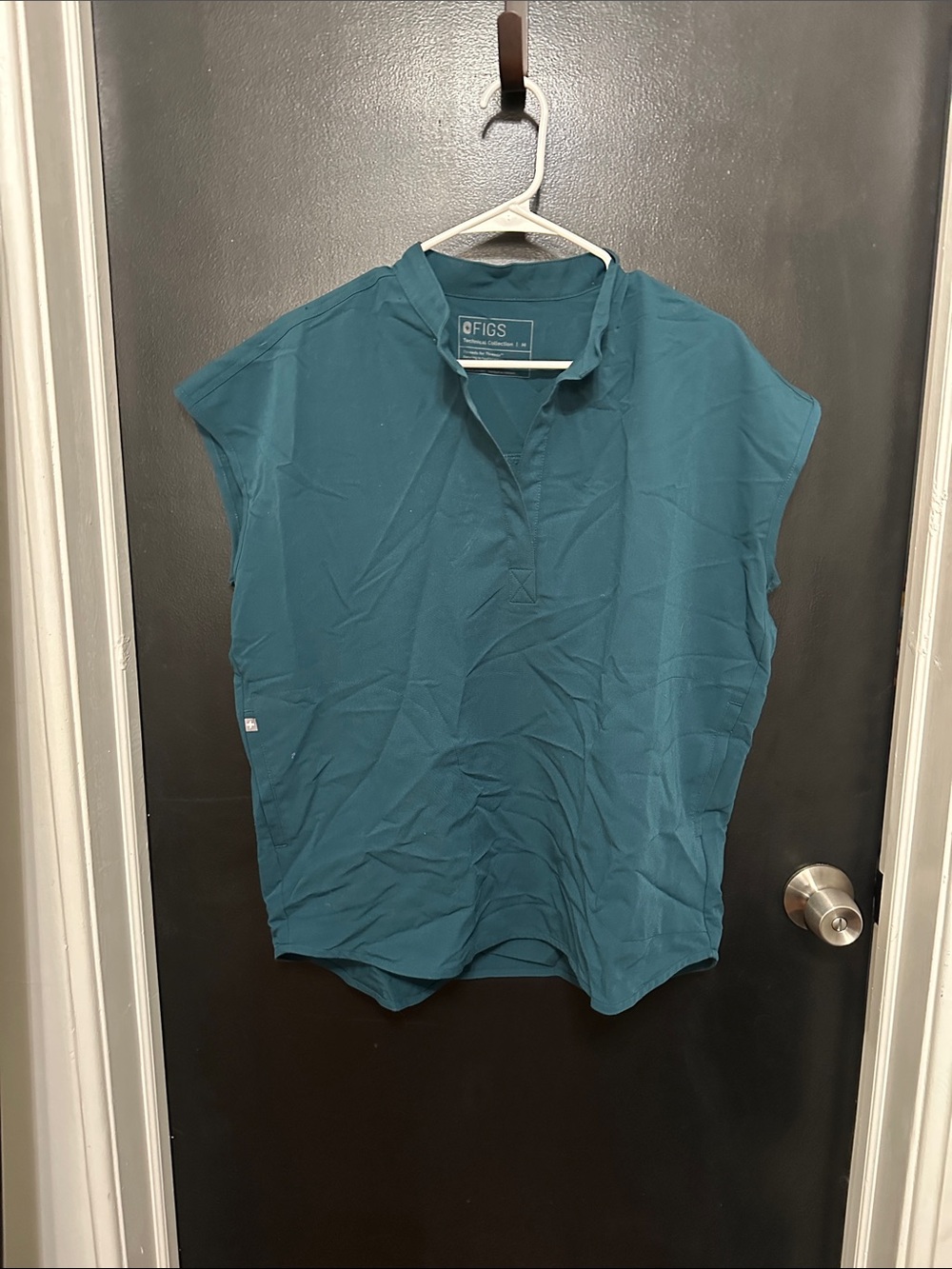 Figs Women's Teal Split-Neck Cap Sleeve Tunic